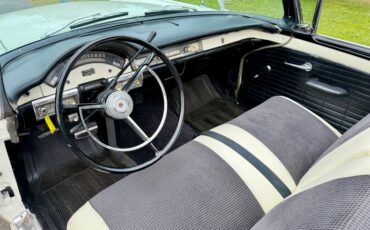 Ford-Fairlane-1957-Colonial-White-White-44