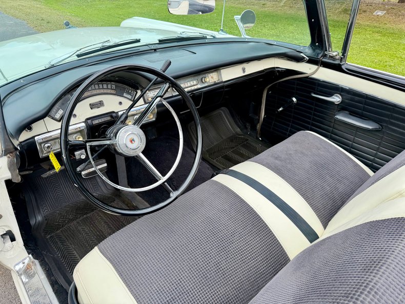 Ford-Fairlane-1957-Colonial-White-White-44