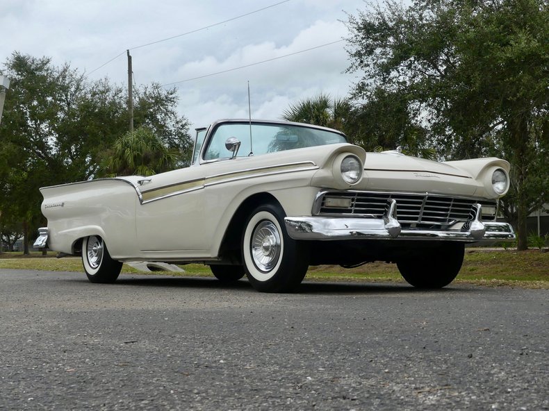 Ford-Fairlane-1957-Colonial-White-White-47