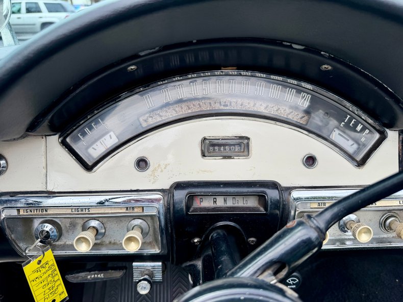 Ford-Fairlane-1957-Colonial-White-White-49