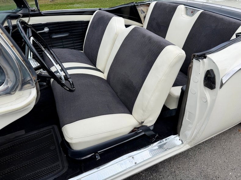 Ford-Fairlane-1957-Colonial-White-White-7