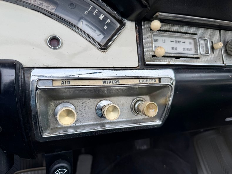 Ford-Fairlane-1957-Colonial-White-White-8