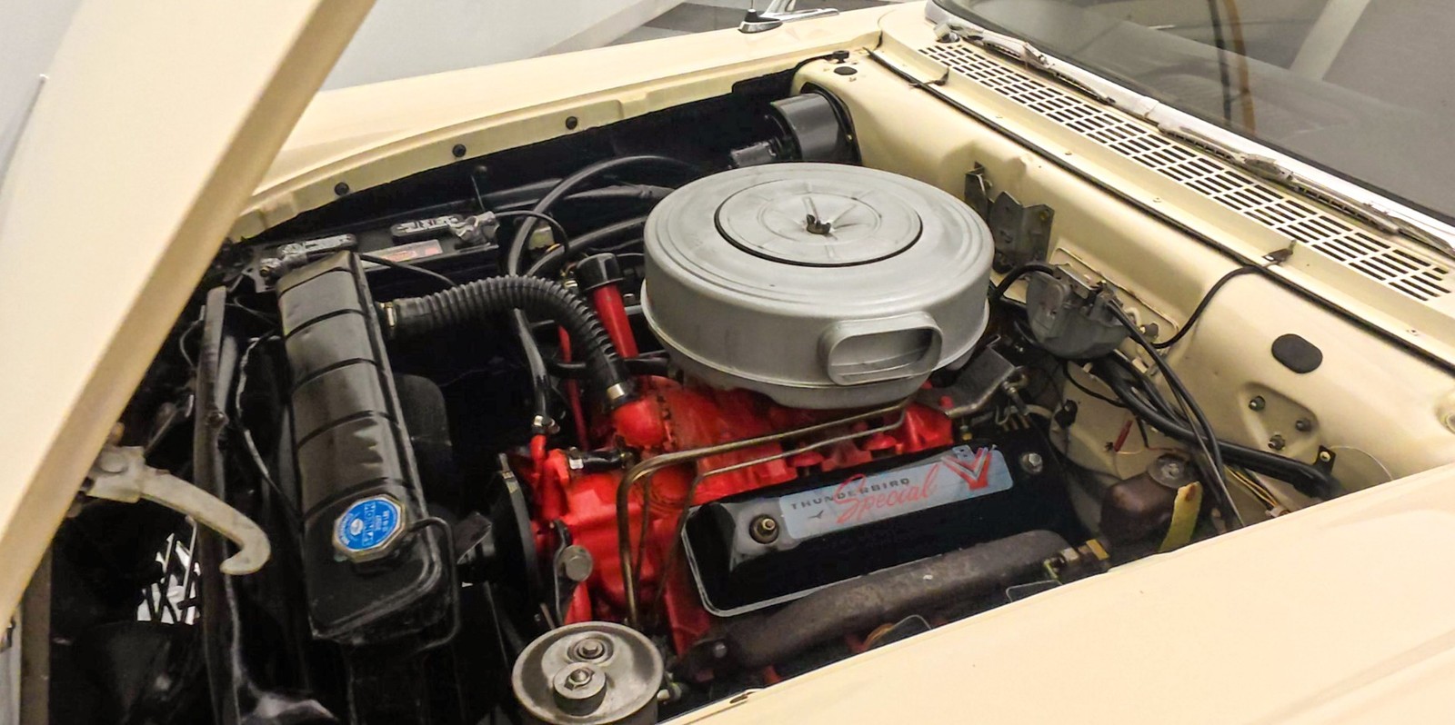 Ford-Fairlane-1957-Coupe-11