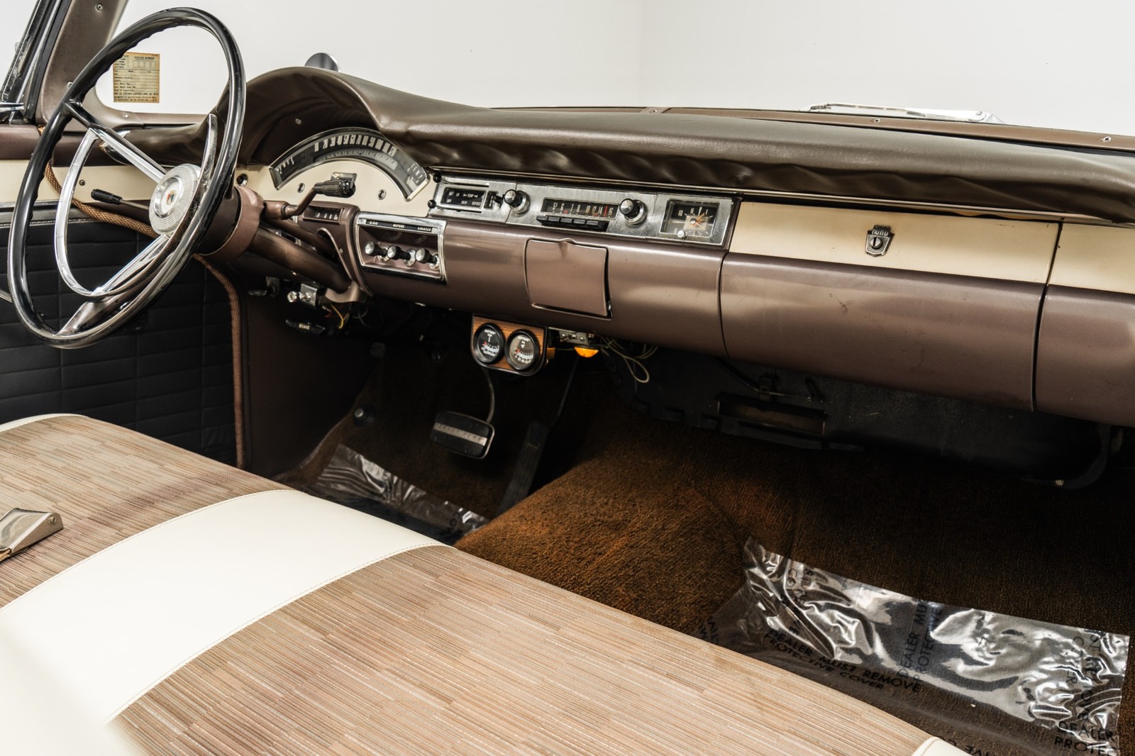 Ford-Fairlane-1957-Coupe-13