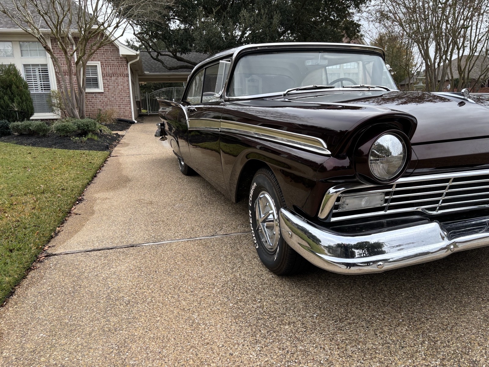Ford-Fairlane-1957-Coupe-2