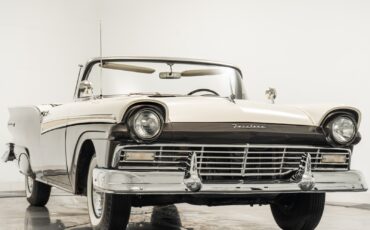 Ford-Fairlane-1957-Coupe-2