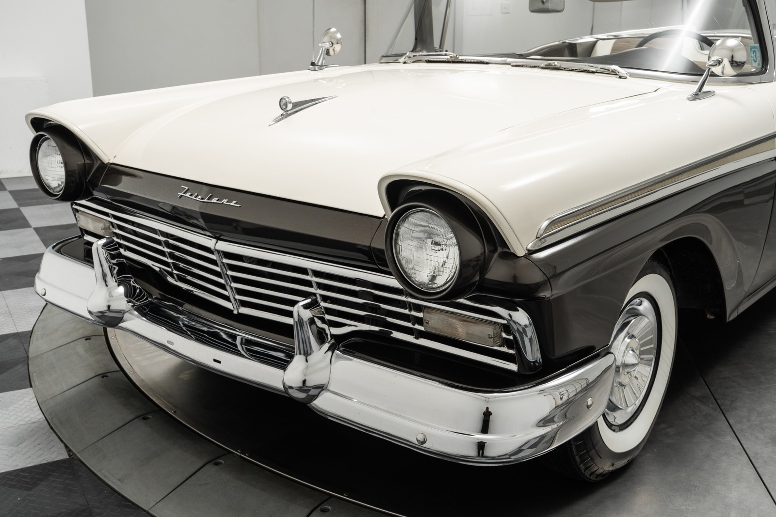 Ford-Fairlane-1957-Coupe-33