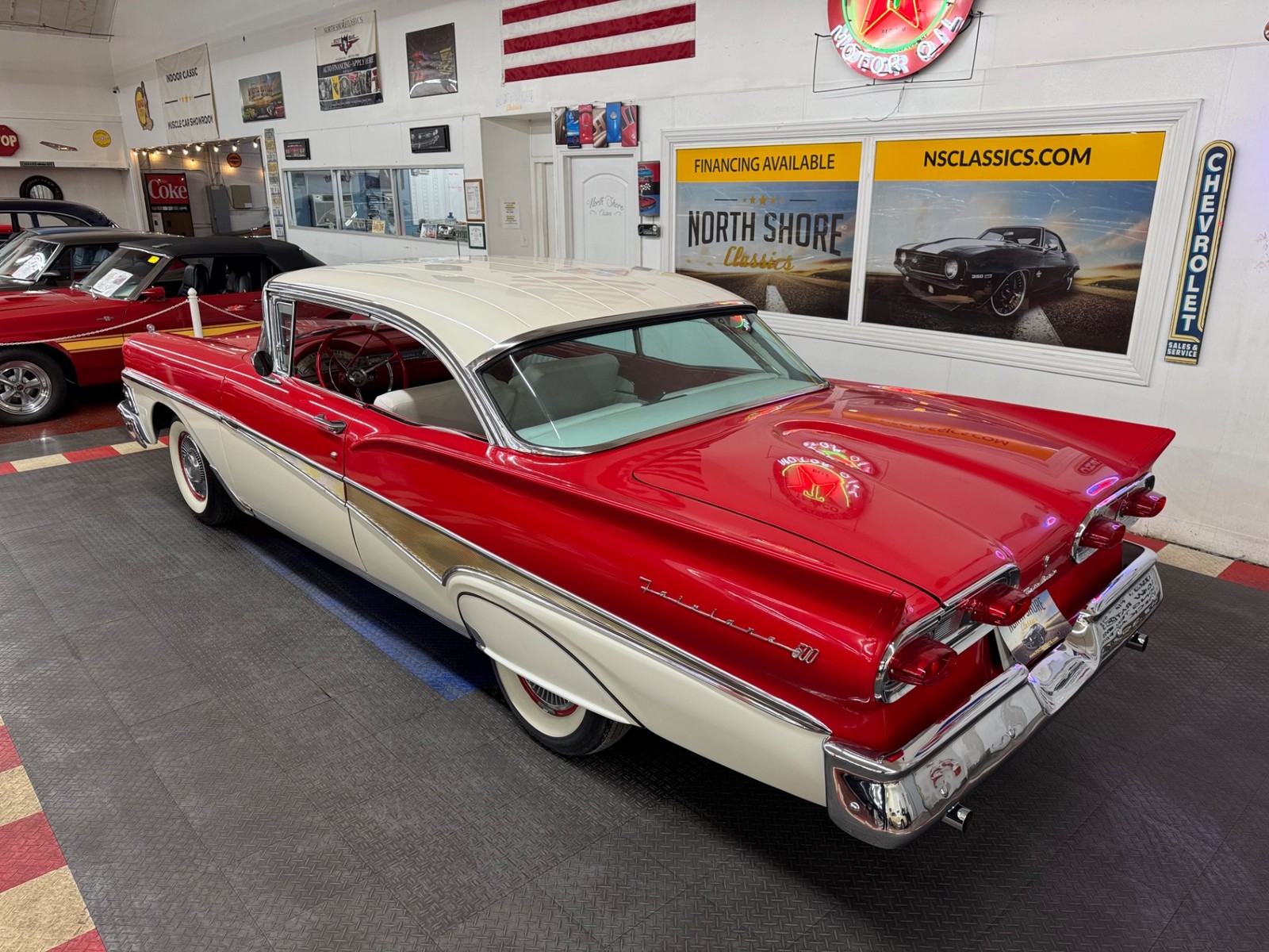 Ford-Fairlane-1958-2-Door-3