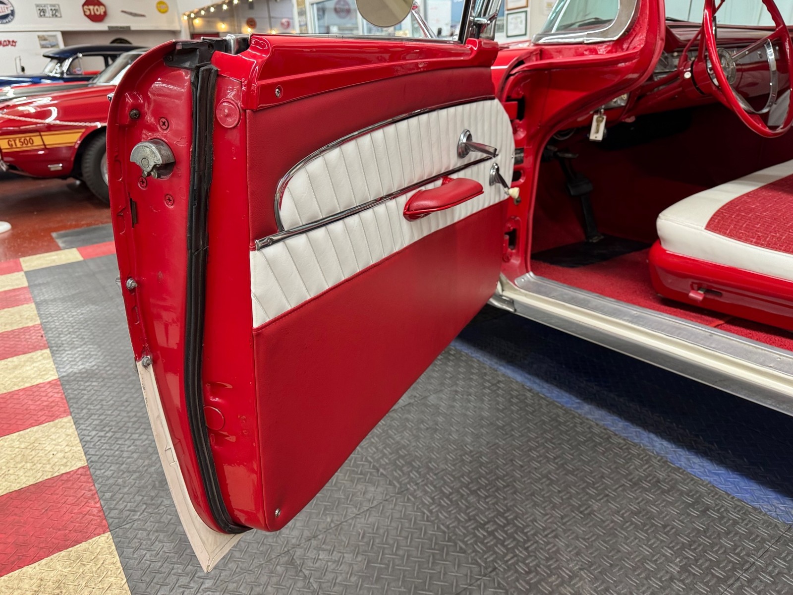 Ford-Fairlane-1958-2-Door-38