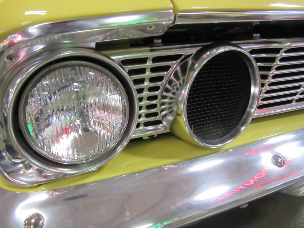 Ford-Fairlane-1964-18