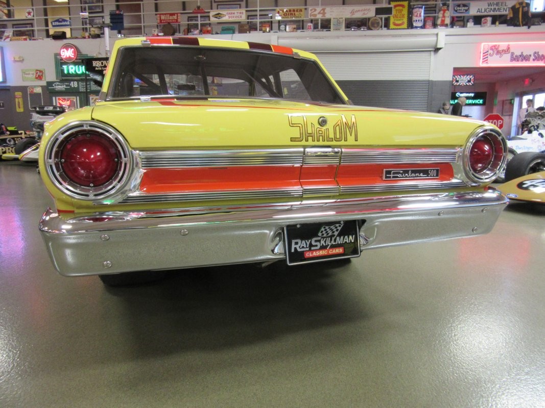 Ford-Fairlane-1964-30