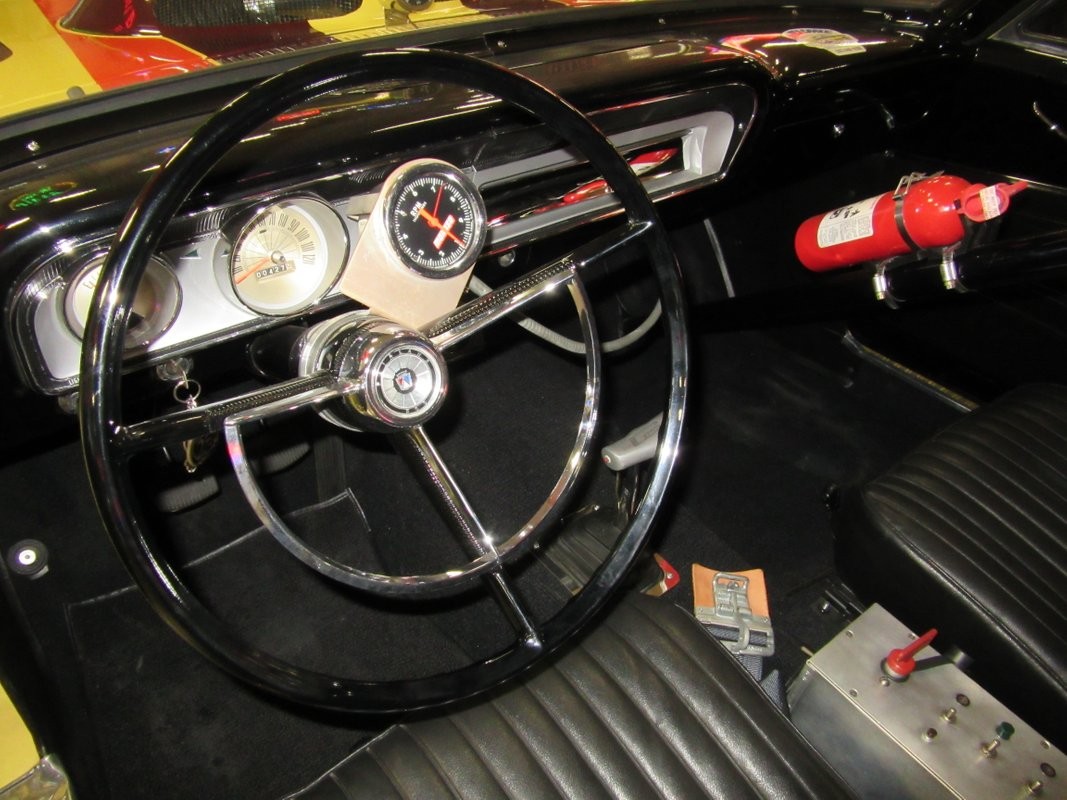 Ford-Fairlane-1964-32