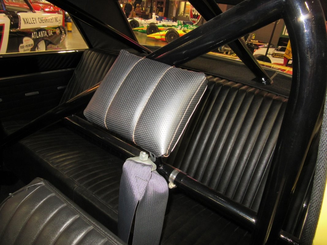 Ford-Fairlane-1964-33