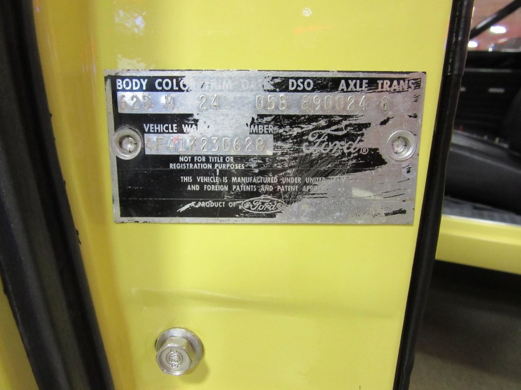 Ford-Fairlane-1964-35