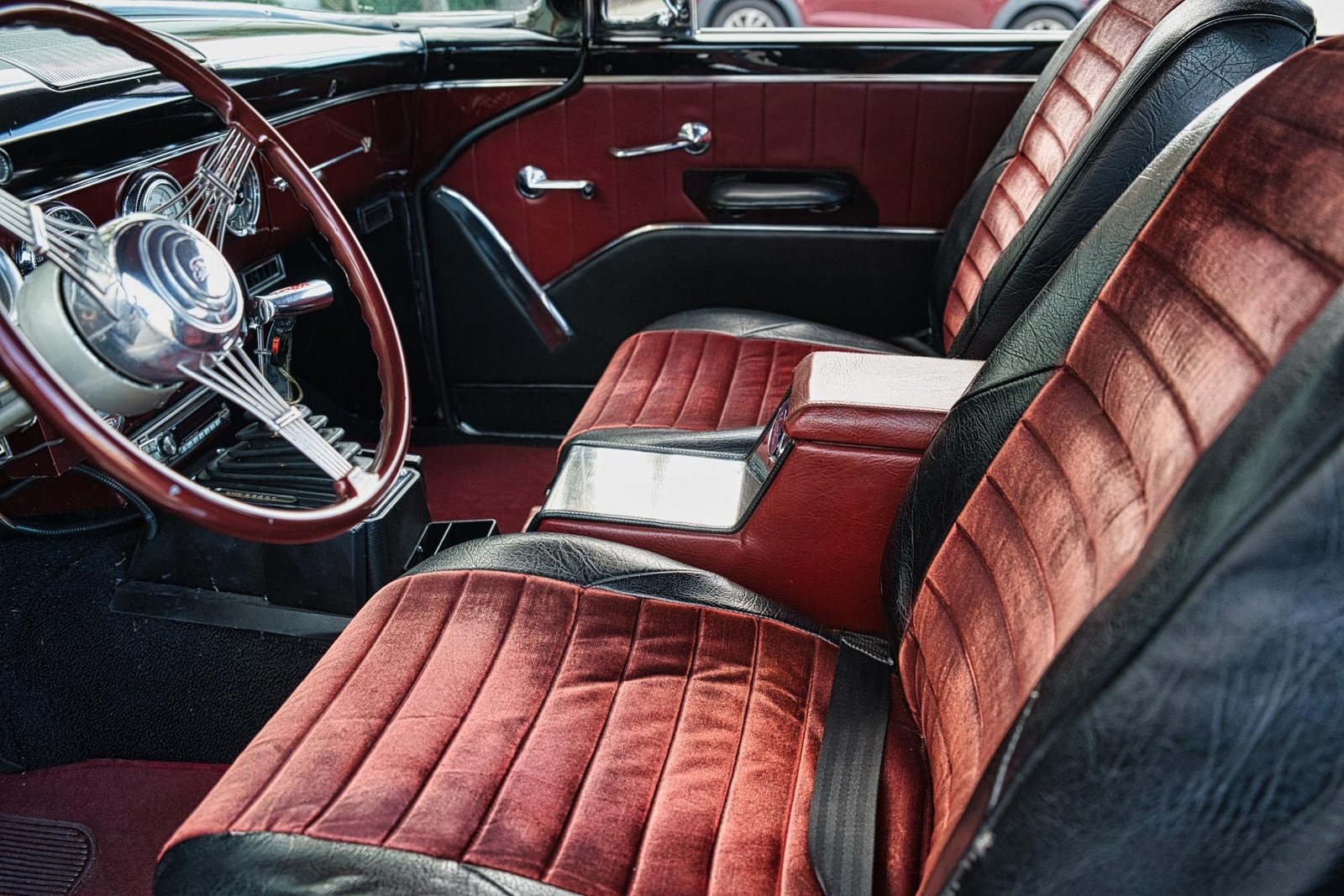 Ford-Fairlane-Victoria-1955-2-Door-10