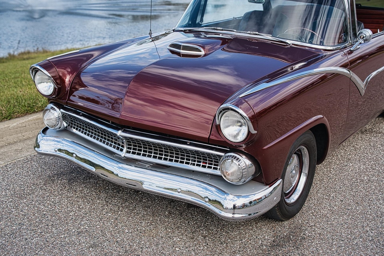 Ford-Fairlane-Victoria-1955-2-Door-24