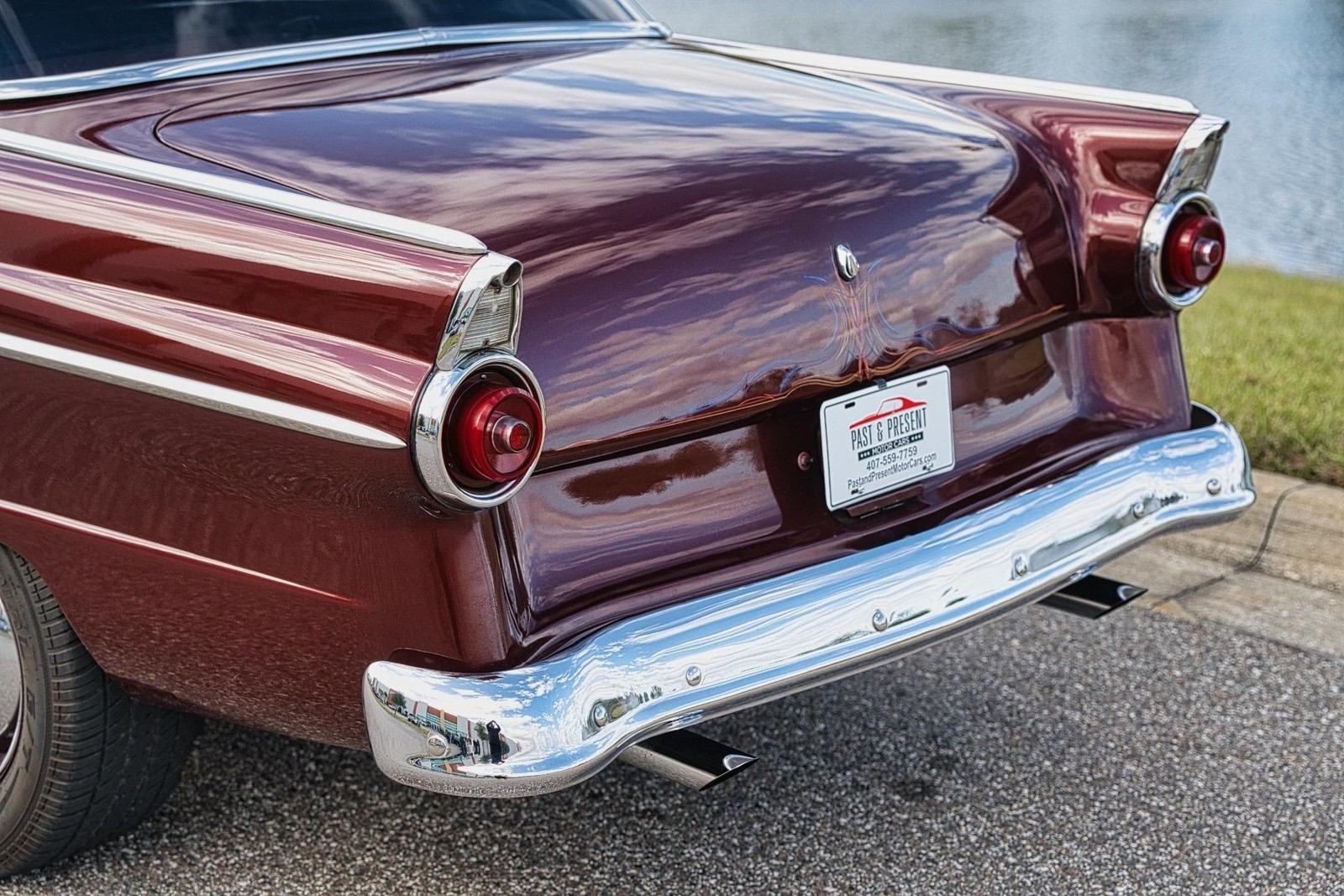 Ford-Fairlane-Victoria-1955-2-Door-29