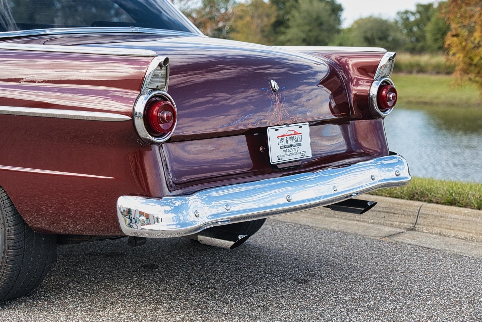 Ford-Fairlane-Victoria-1955-2-Door-30