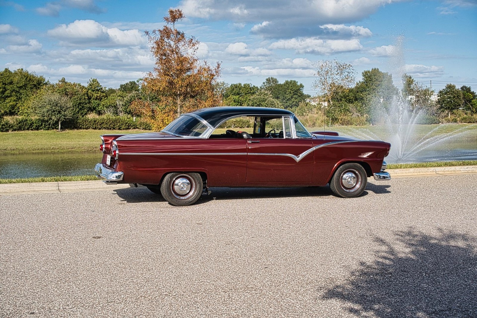 Ford-Fairlane-Victoria-1955-2-Door-33