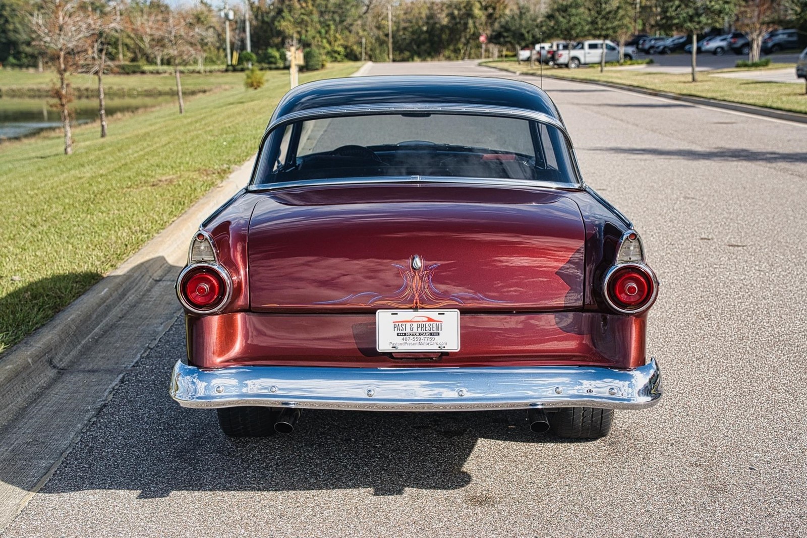 Ford-Fairlane-Victoria-1955-2-Door-4