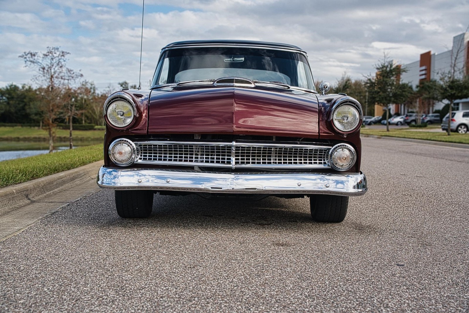 Ford-Fairlane-Victoria-1955-2-Door-9