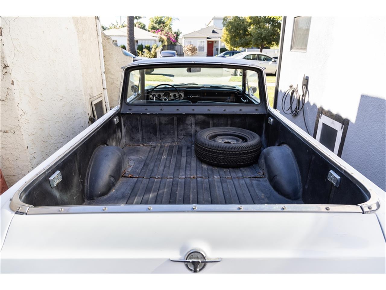 Ford-Falcon-1964-White-and-gray-Black-1