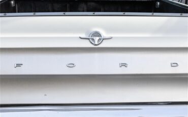 Ford-Falcon-1964-White-and-gray-Black-15