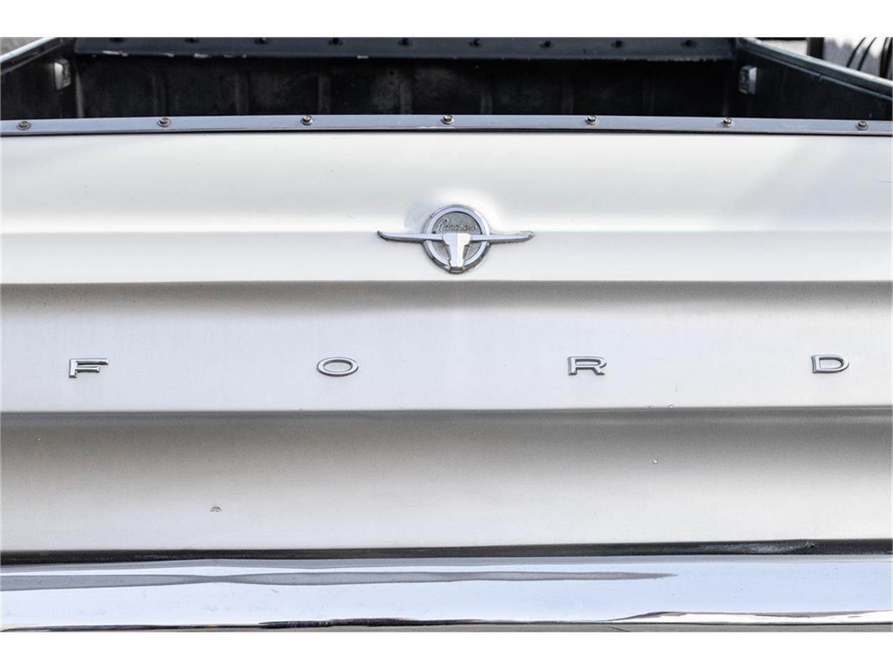 Ford-Falcon-1964-White-and-gray-Black-15