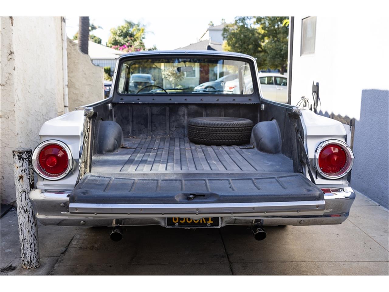 Ford-Falcon-1964-White-and-gray-Black-26