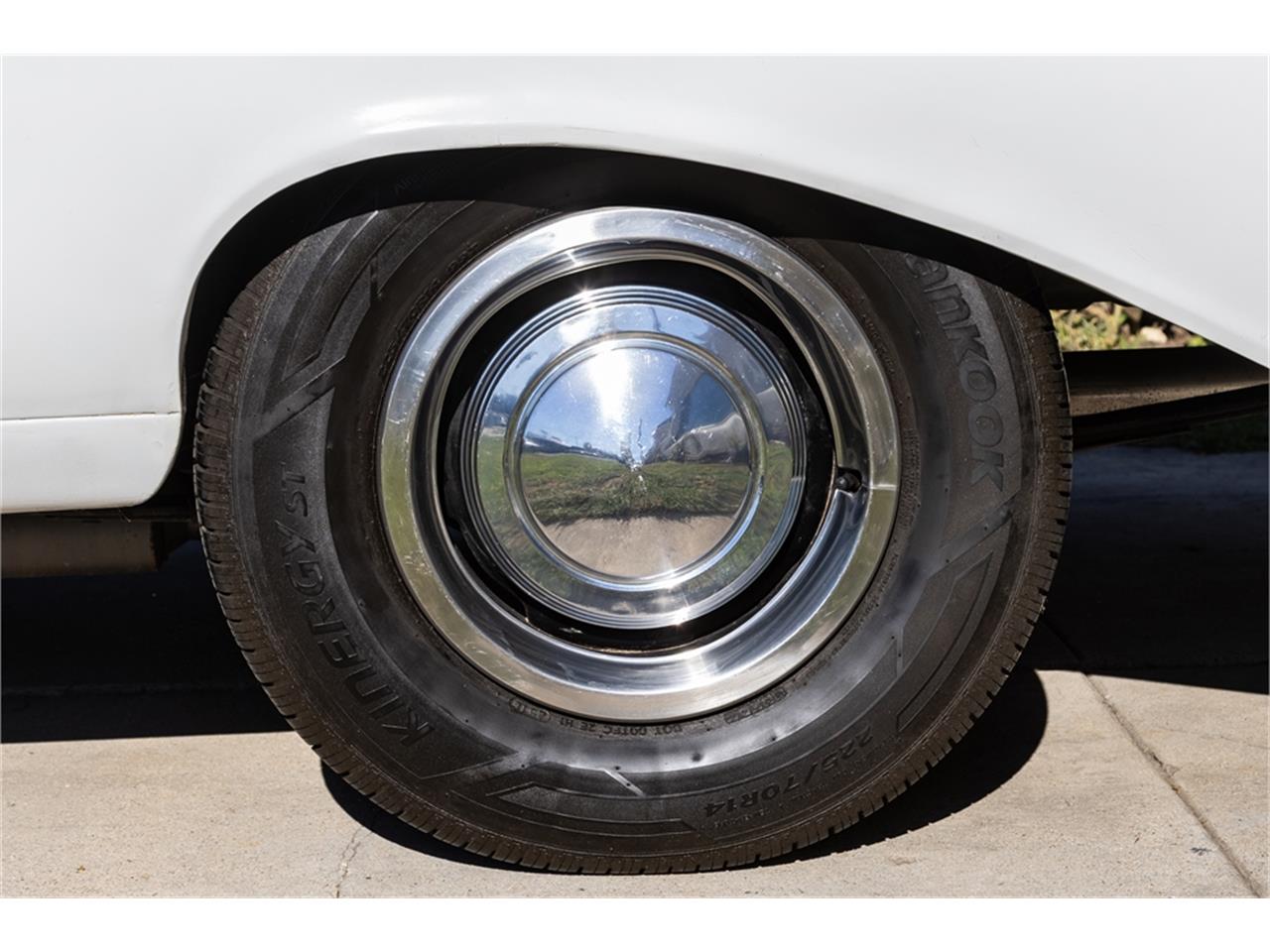 Ford-Falcon-1964-White-and-gray-Black-40