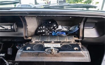 Ford-Falcon-1964-White-and-gray-Black-45