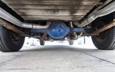 Ford-Falcon-1964-White-and-gray-Black-59