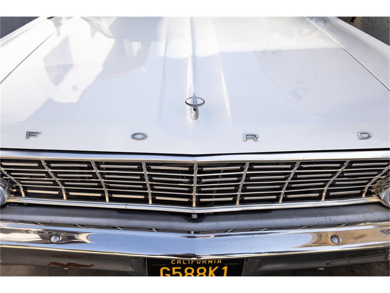 Ford-Falcon-1964-White-and-gray-Black-66