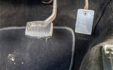 Ford-Falcon-1964-White-and-gray-Black-76