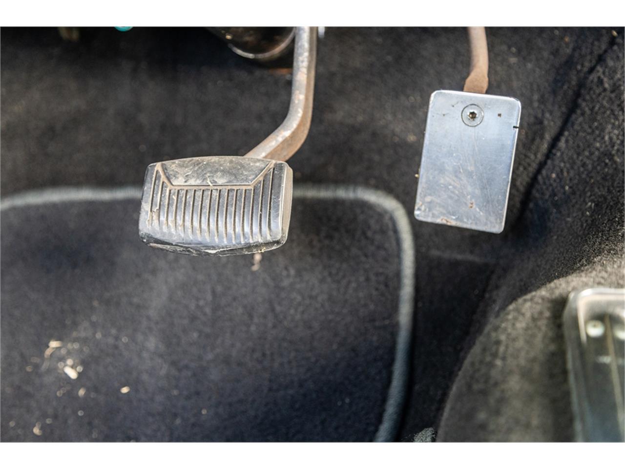 Ford-Falcon-1964-White-and-gray-Black-76