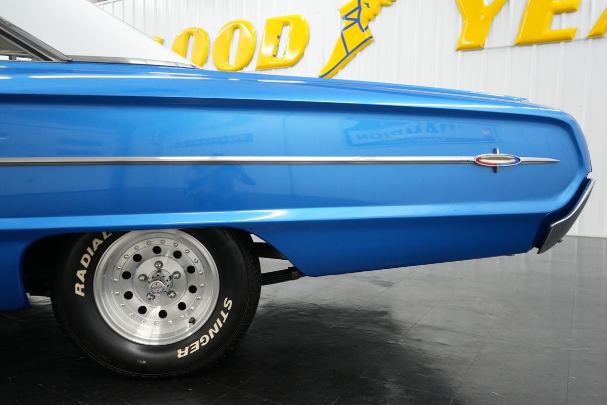 Ford-Galaxie-1964-33