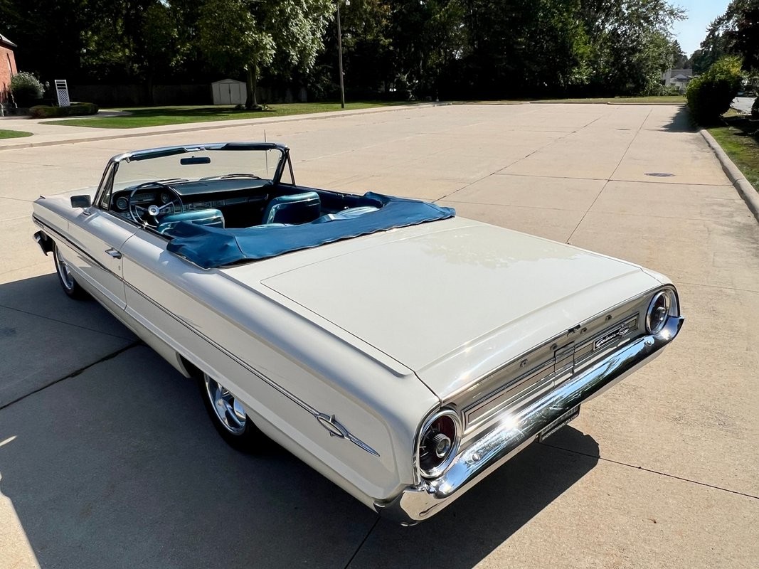 Ford-Galaxie-1964-Convertible-9