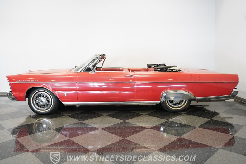 Ford-Galaxie-1965-Red-Red-15