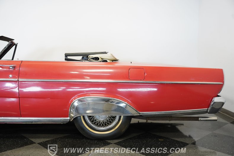 Ford-Galaxie-1965-Red-Red-43