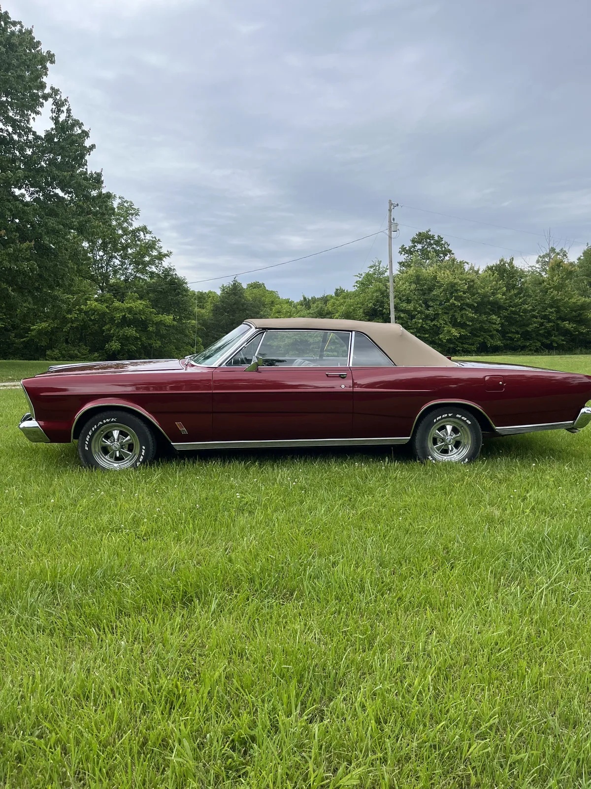 Ford-Galaxie-1966-Burgundy-Black-3