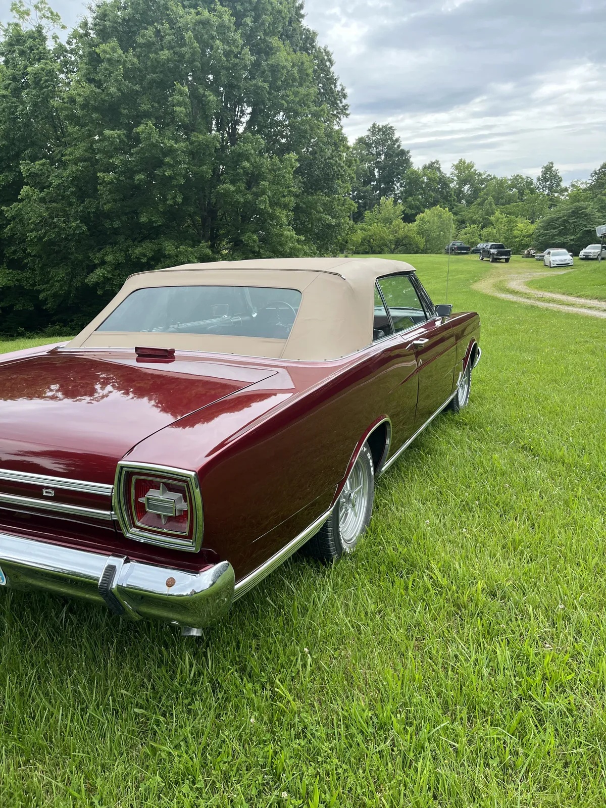 Ford-Galaxie-1966-Burgundy-Black-5