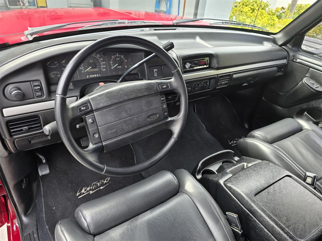 Ford-Lightning-1994-Red-Black-8