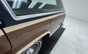 Ford-Ltd-1990-Twilight-Blue-Metall-Dark-Blue-20