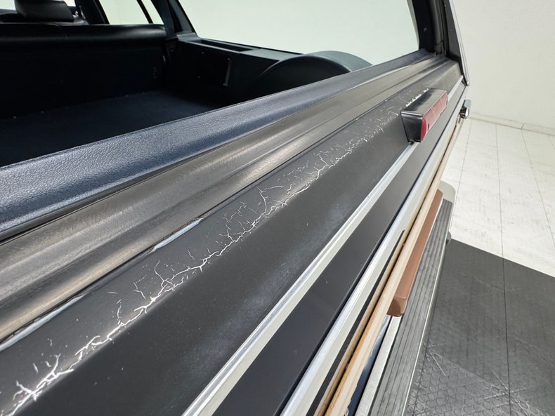 Ford-Ltd-1990-Twilight-Blue-Metall-Dark-Blue-45