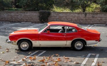 Ford-Maverick-1973-RedWhite-Black-11