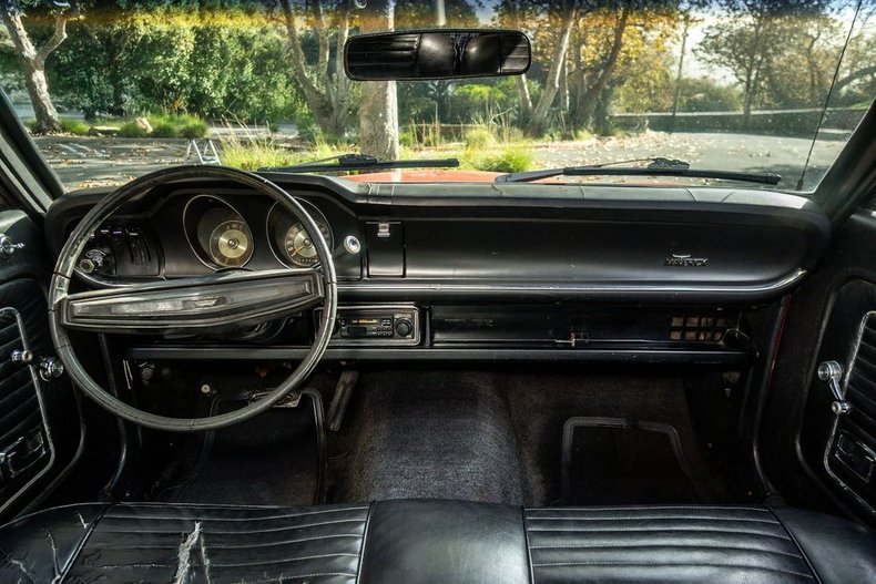 Ford-Maverick-1973-RedWhite-Black-12