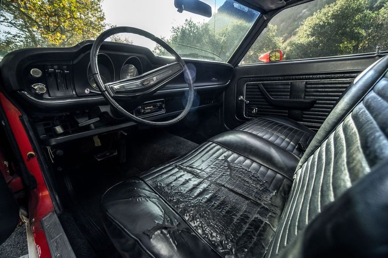 Ford-Maverick-1973-RedWhite-Black-14