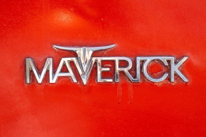 Ford-Maverick-1973-RedWhite-Black-16