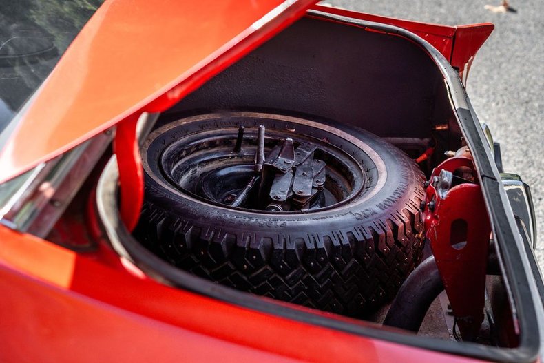 Ford-Maverick-1973-RedWhite-Black-18