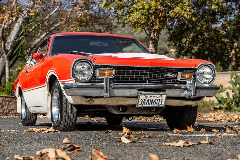 Ford-Maverick-1973-RedWhite-Black-22